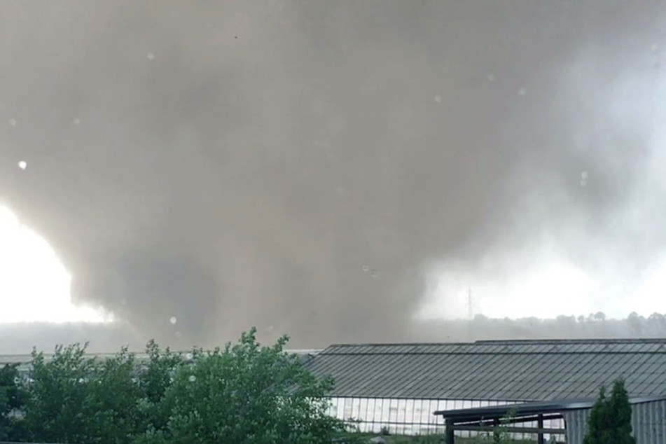 Der Tornado formte sich gegen 17.50 im Kreis Viersen.