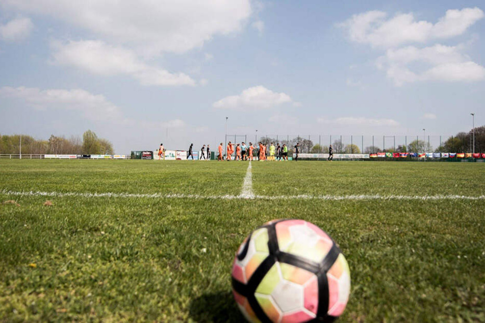 Der 30-jährige Kicker verstarb beim Training. (Symbolbild)