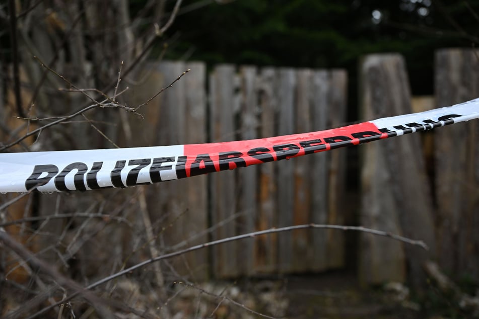 Seit Tagen ist die Polizei wegen des Waffenlagers im Einsatz. (Symbolfoto)