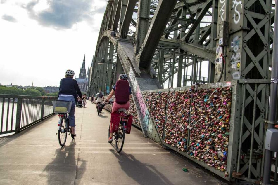 Köln belegt seit Jahren bei Radfreundlichkeits-Tests die hinteren Plätze. Grund genug, seinen Umstieg zum Radfahrer hier besonders sorgsam anzugehen.