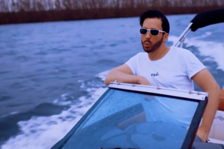 Oliver Pocher als Michael Wendler in der "Egal"-Parodie.
