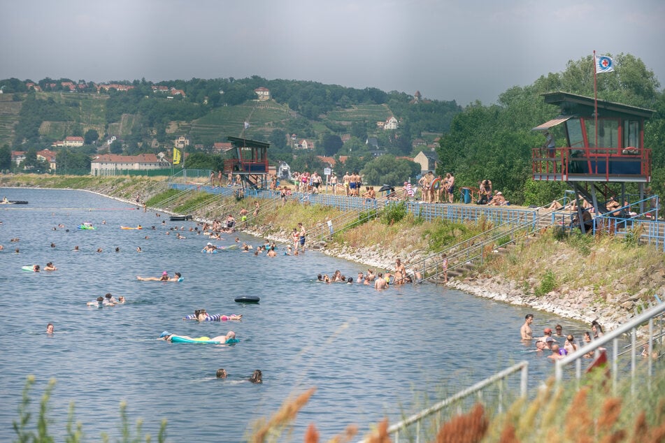 Das Stauseebad Cossebaude lädt zum Badfest.
