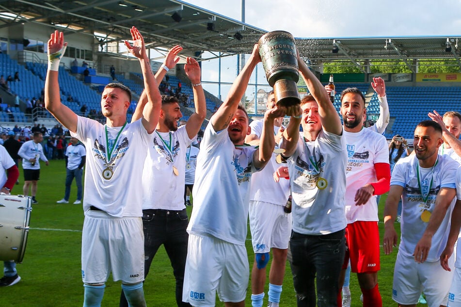 Der CFC feierte am 21. Mai 2022 seinen Sieg im Sachsenpokal gegen Chemie Leipzig.