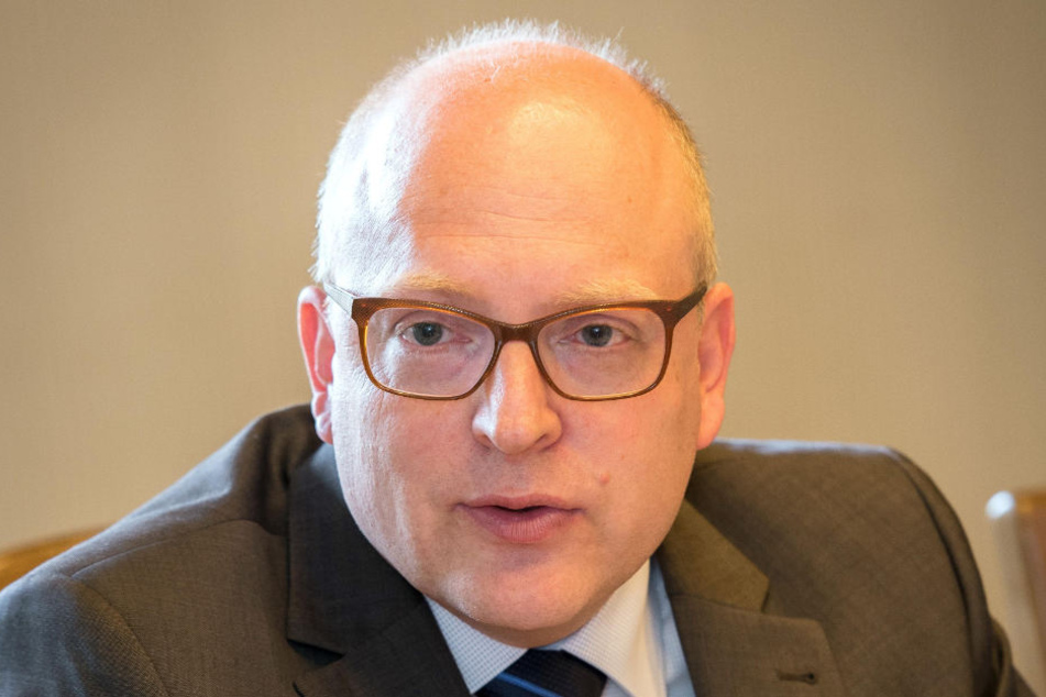 Bürgermeister Sven Schulze (45, SPD) ist genervt vom "Erzgebirgsdorf".