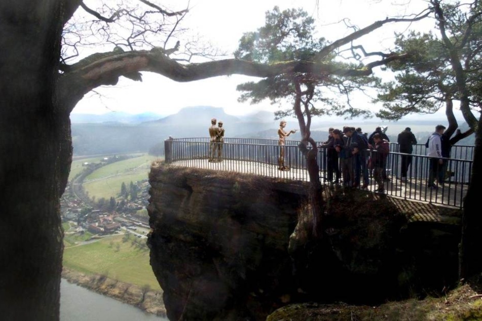 Die Besucherplattform wurde inzwischen dicht gemacht.