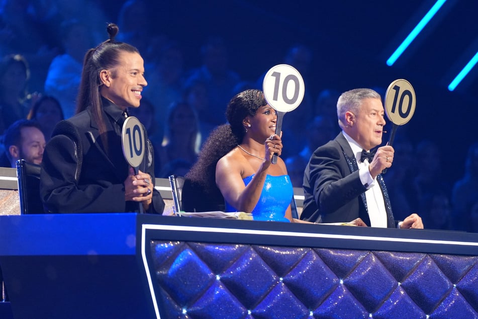 Die Jury um Jorge González (58, l.), Motsi Mabuse (45) und Joachim Llambi (61) gab bei den Jury-Tänzen gleich dreimal 30 Punkte.