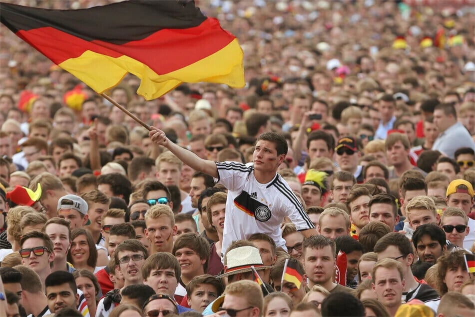Public Viewings müssen mindestens zwei Wochen vor Beginn der Weltmeisterschaft angekündigt werden. (Symbolbild)