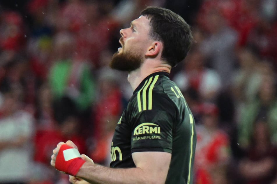 Oliver Burke ist die Erleichterung bei seinem Torjubel anzusehen.