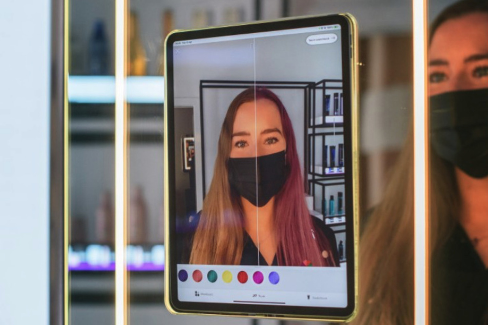 It wouldn't be an Amazon service without tech! Customers get to work with an interactive beauty app to help them decide what styles work best.