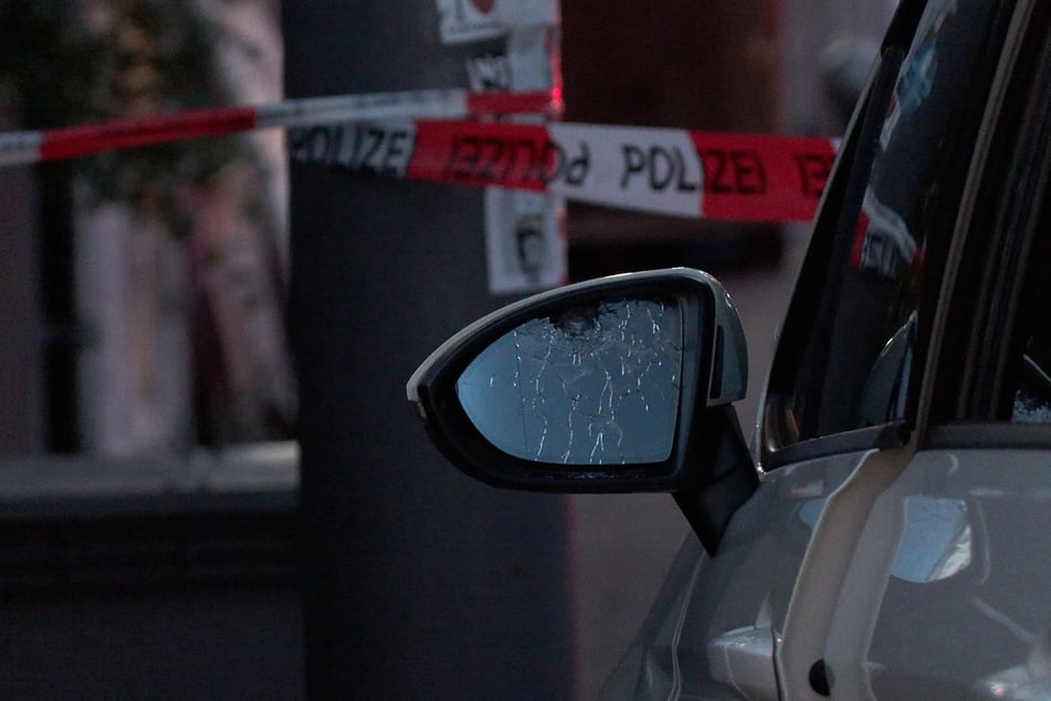 In der Nacht zu Donnerstag wurden in Hamburg auf St. Pauli Schüsse auf ein Taxi abgefeuert.