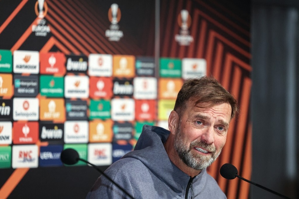 Liverpool-Coach Jürgen Klopp (56) erlebte am Donnerstagabend auf dem Feld und auf der Pressekonferenz nach dem Spiel sein blaues Wunder.