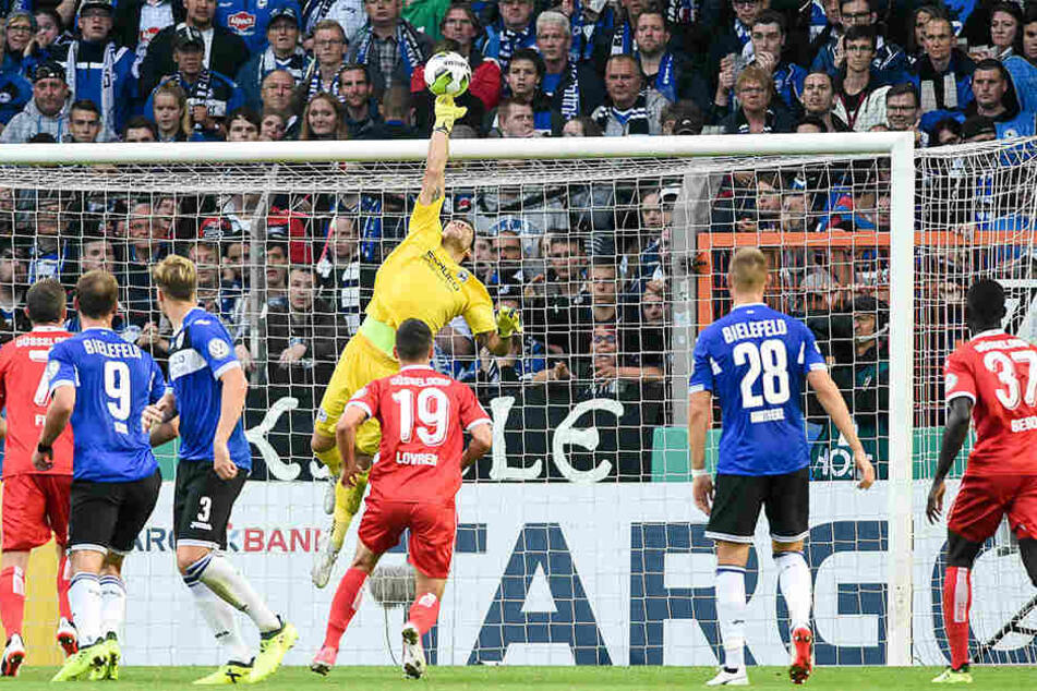 Ortega zeigte in der ersten Runde des DFB-Pokals gegen Düsseldorf starke Reflexe, das Spiel ging trotzdem verloren.