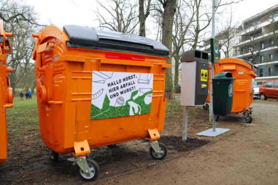 Solche Müllcontainer sind in einigen Parks (hier im Johannapark) aufgestellt und müssen für die Entsorgung der Grillabfälle genutzt werden.