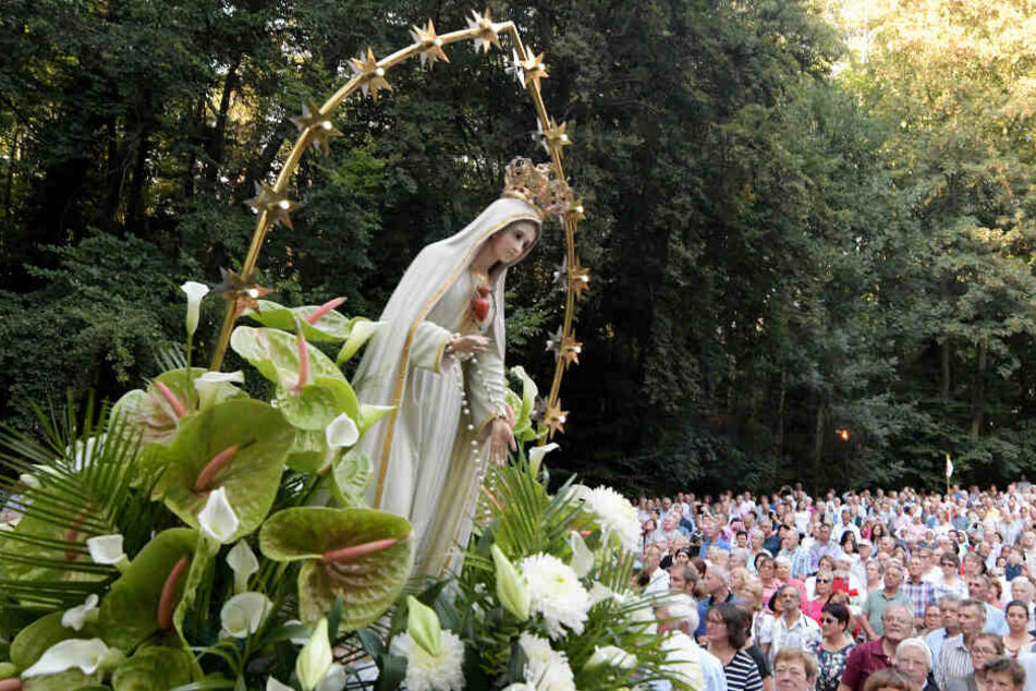 Katholiken begehen in Bayern einen ihrer traditionsreichsten Feiertage. (Archivbild)