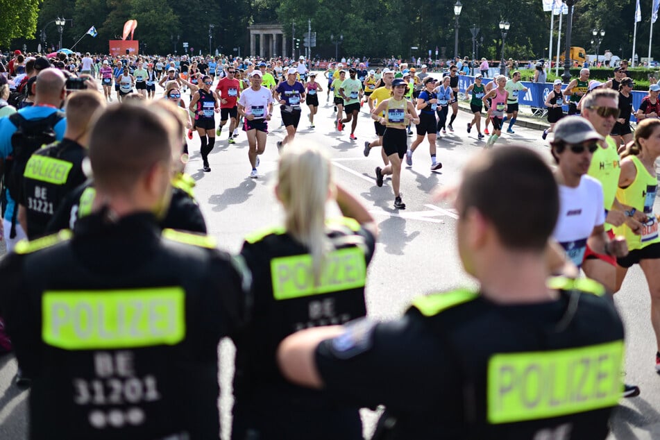 Die Polizei richtet beim Berlin-Marathon eine große Sicherheitszone ein. (Archivfoto)