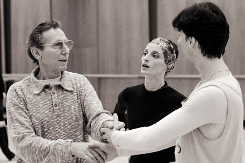Choreograf Tom Schilling († 97, l.) probt 1997 mit Laura Contardi und Jean-François Boisnon für "Wahlverwandtschaften".