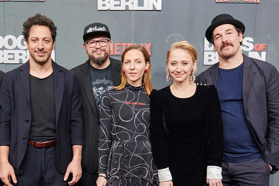 Fahri Yardim, Regisseur Christian Alvart,Katharina Schüttler, Anna Maria Mühe und Felix Kramer zur Filmpremiere der Netflix-Serie.