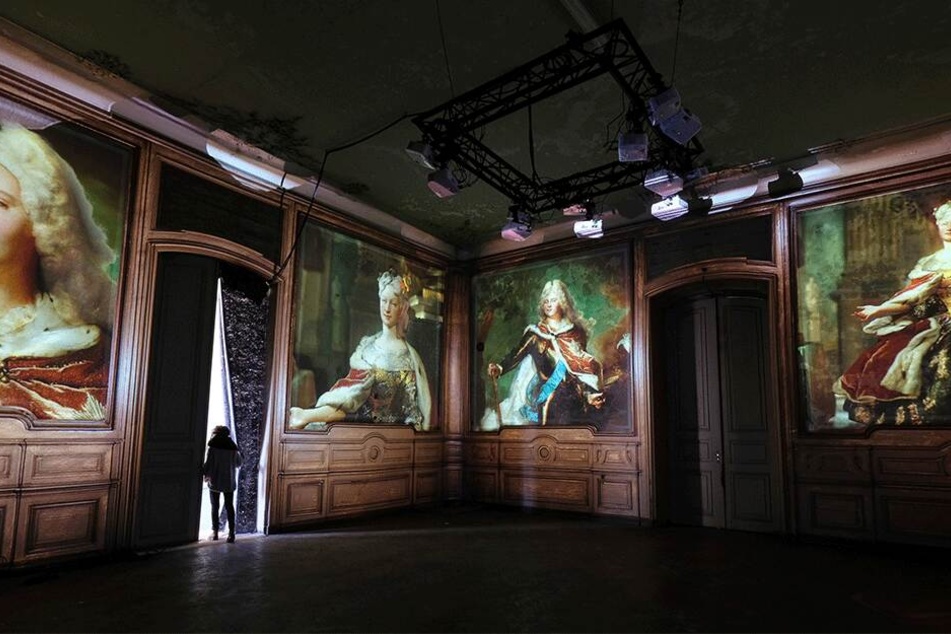 Videoinstallationen zeigen die Bewohner von Schloss Hubertusburg im 18. Jahrhundert.