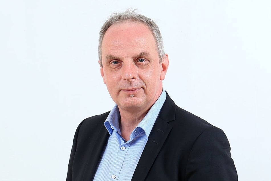 Detlef Müller (53,
SPD) will die
zweispurige
Nutzung
des Überfliegers
auf den
Weg
bringen.