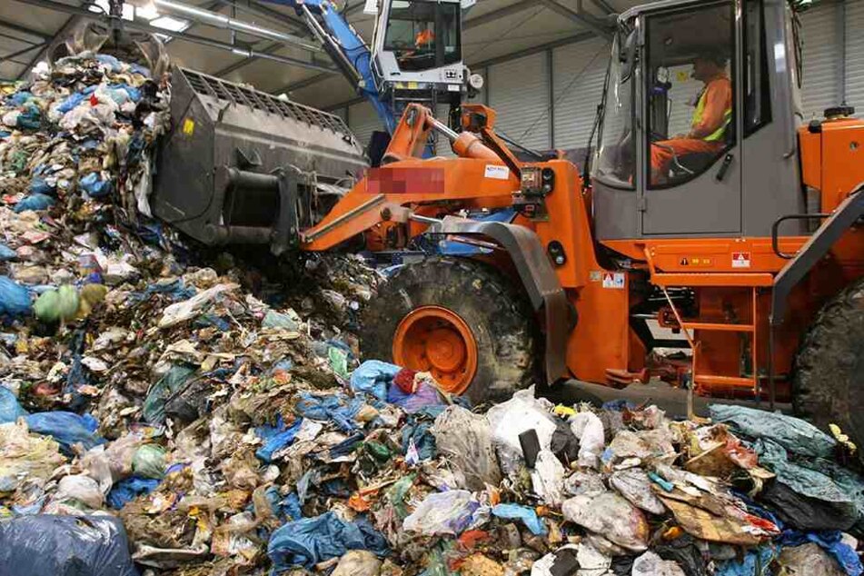 Rund 34 000 Tonnen Abfall jährlich fallen in Chemnitz an. Eins Energie überlegt jetzt eine Verbrennungsanlage.