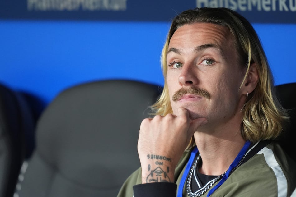 St. Paulis Kapitän Jackson Irvine (32) sieht sich auf Social Media Anfeindungen gegenüber.