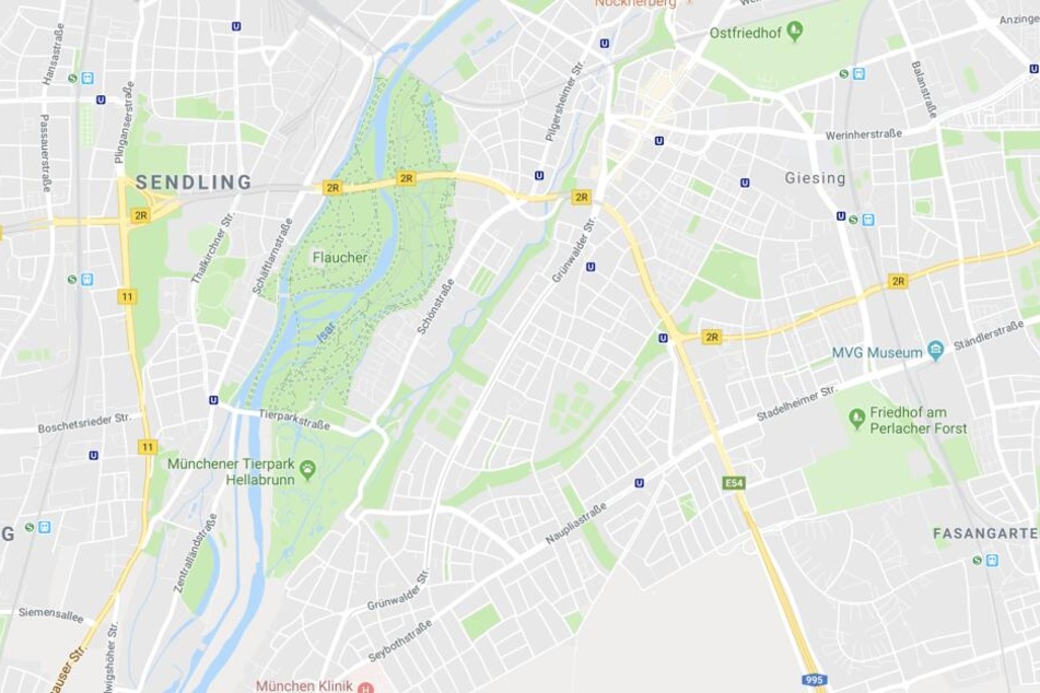 In München wurde eine 81 Jahre alte Frau in Bayern von einer Tram erfasst und tödlich verletzt.