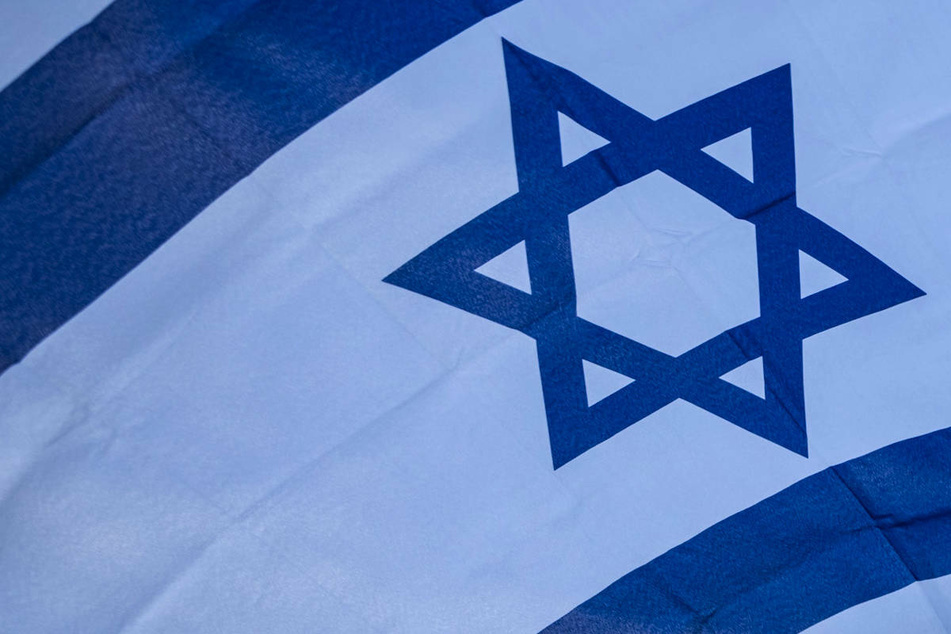Diebstahl von Israel-Flagge in Neubrandenburg hat antisemitischen Hintergrund