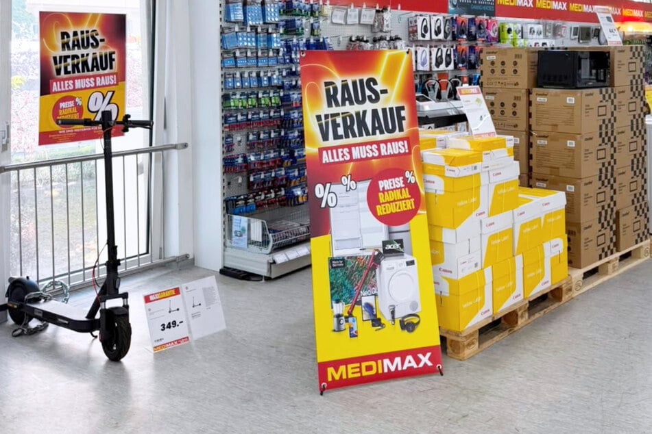 MEDIMAX-Kunden rennen nach Hellersdorf wegen großem Räumungsverkauf