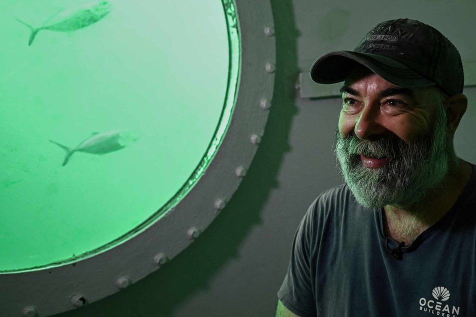 Scientist seeks a new way of life under the sea – and a world record!