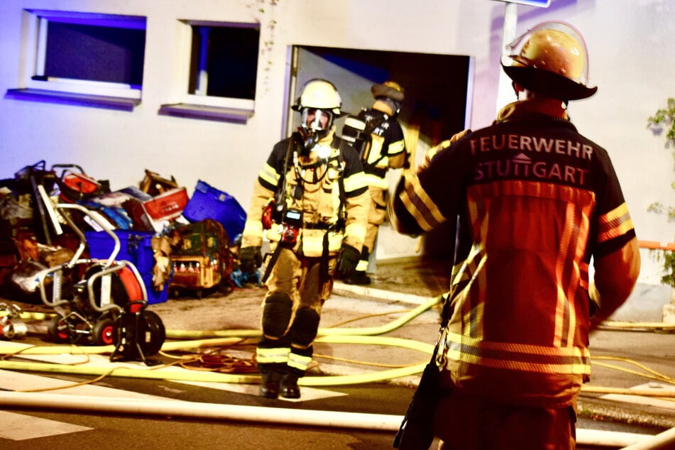 Stuttgart: Keller in Vollbrand: Rauch in Stuttgart-Mitte zieht durch Wohnhaus