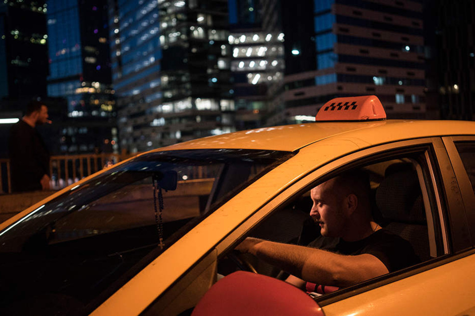 Diese Taxifahrt in St. Petersburg wird eine mexikanische Fußball-Anhängerin sicherlich nicht so schnell vergessen. (Symbolbild)