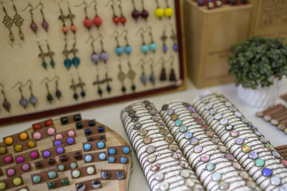 Ob orientalisch, bunt oder aus Messing: Der Schmuck von Christina Gränitz könnte vielseitiger nicht sein.