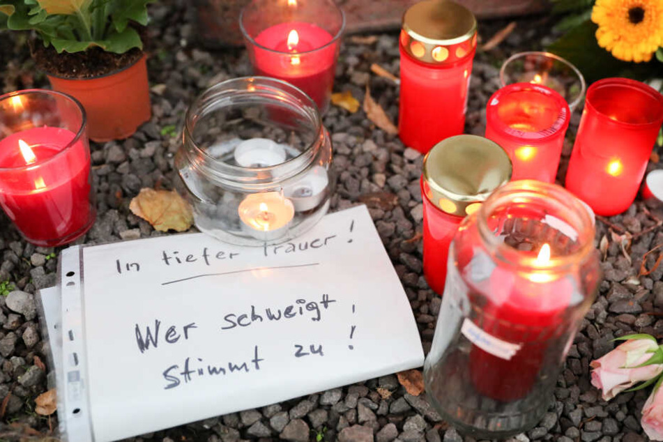 Halle in tiefer Trauer: Bei einem rechtsextremen Terror-Angriff wurden zwei Menschen getötet.