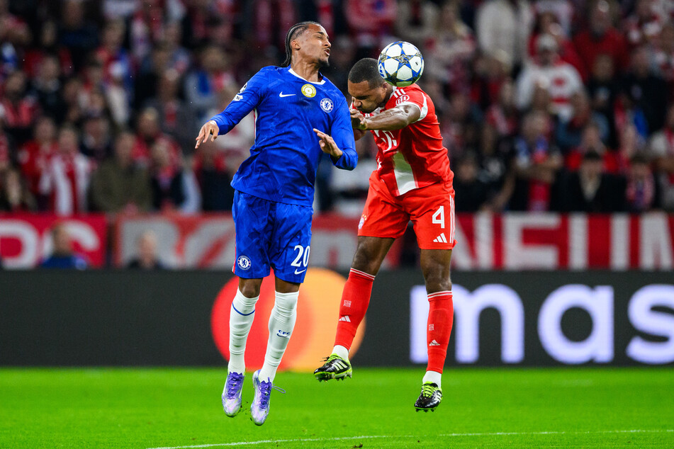 João Pedro (23) und Jonathan Tah (29) im Zweikampf.