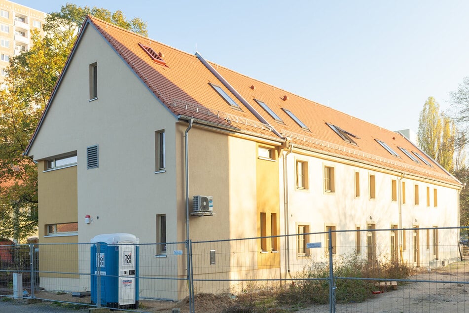 Inmitten der Prohliser Häuserschluchten wird das letzte Stück Dorfkern nun Begegnungsstätte.