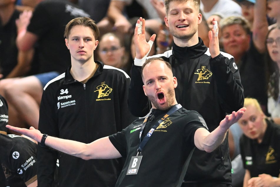 Jubelte vor allem über Durchgang eins: HCE-Trainer André Haber (38, v.).