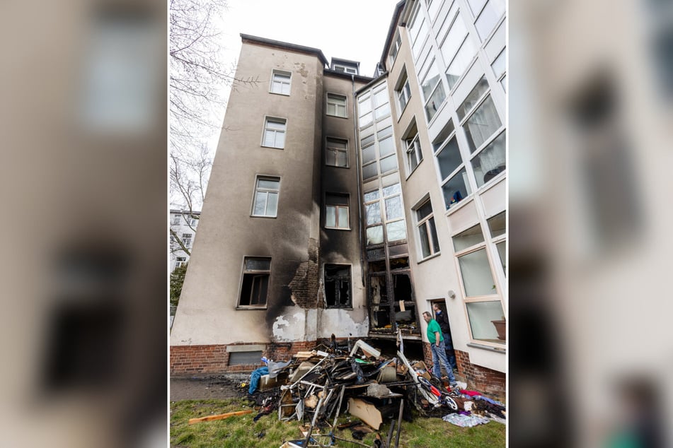 2024 brannte eine Wohnung in dem Mehrfamilienhaus vollständig aus, nachdem ein Müllhaufen hinter dem Haus Feuer gefangen hatte.