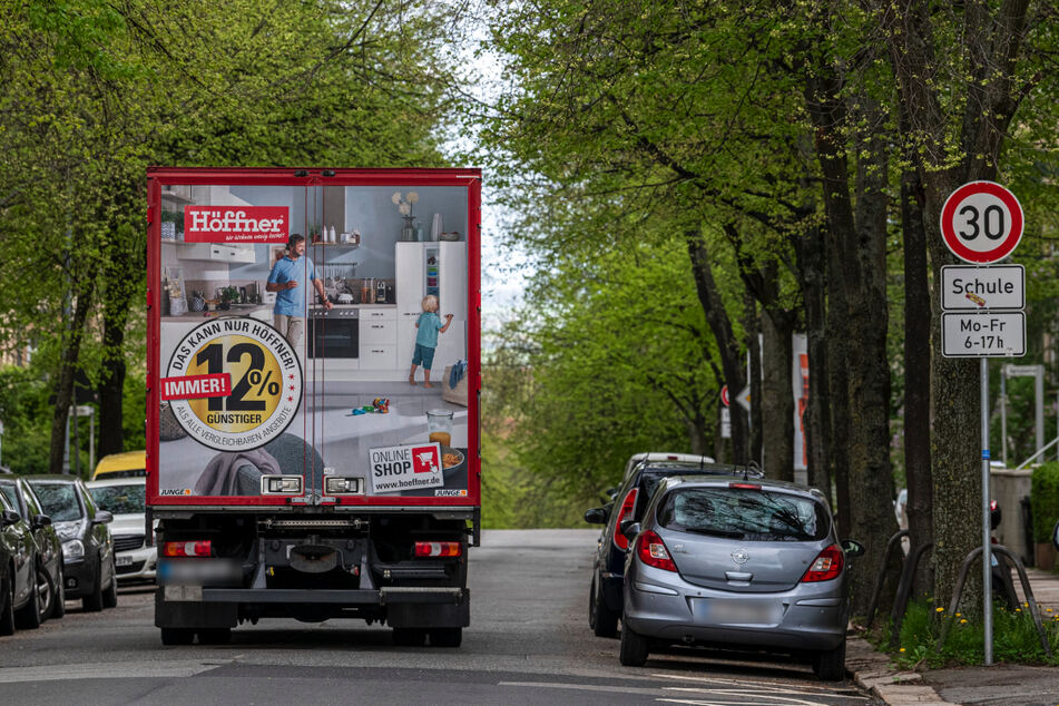 Chemnitz: Verkehrs-Chaos auf Chemnitzer Kaßberg! Ulmenstraße wird zur großen Staufalle