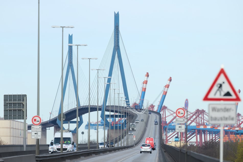 Die Köhlbrandbrücke ist an einem Wochenende im Oktober voll gesperrt.