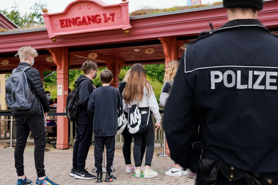 Insgesamt seien 21 Personen an dem Streit beteiligt gewesen, berichtet die Polizei. (Symbolbild)