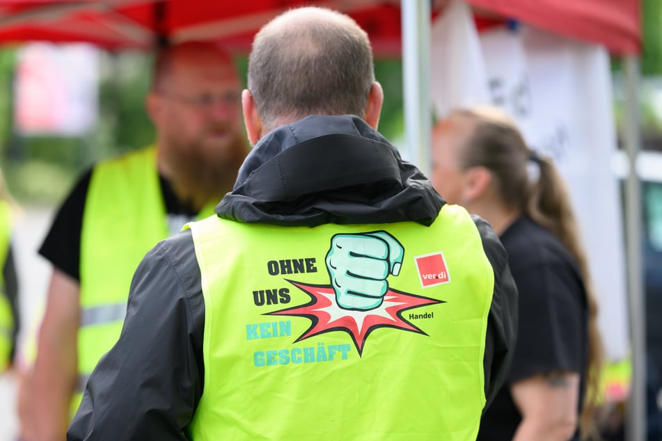 Mit einem erneuten Warnstreik im Handel will ver.di den Druck vor der nächsten Tarifverhandlungsrunde erhöhen. (Archivfoto)