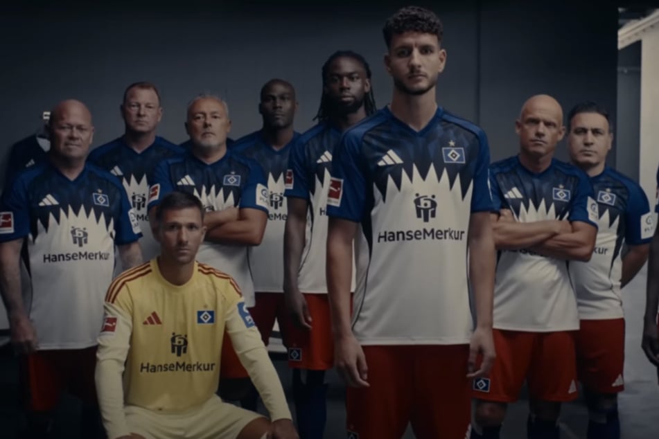 Der HSV stellt sein neues Heimtrikot für die Bundesliga-Saison 2025/2026 vor.