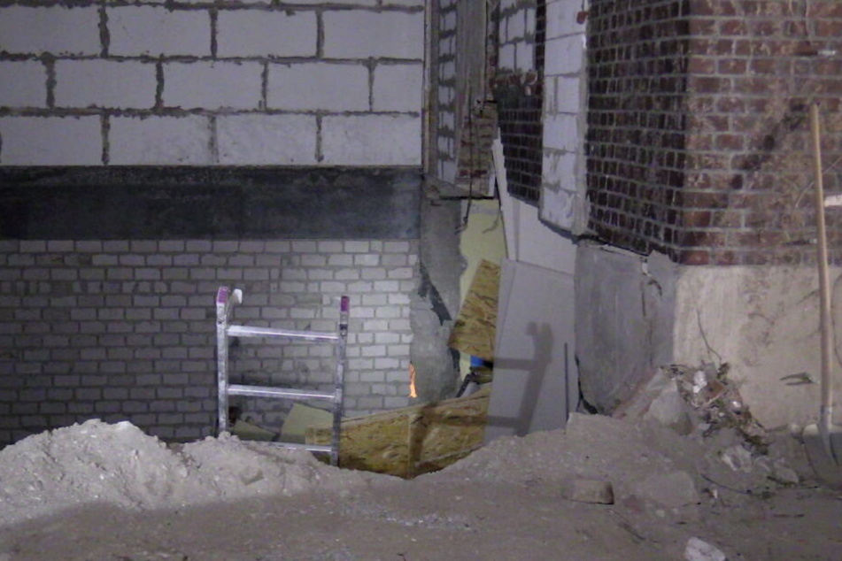 Teile der Kellerdecke waren eingestürzt.