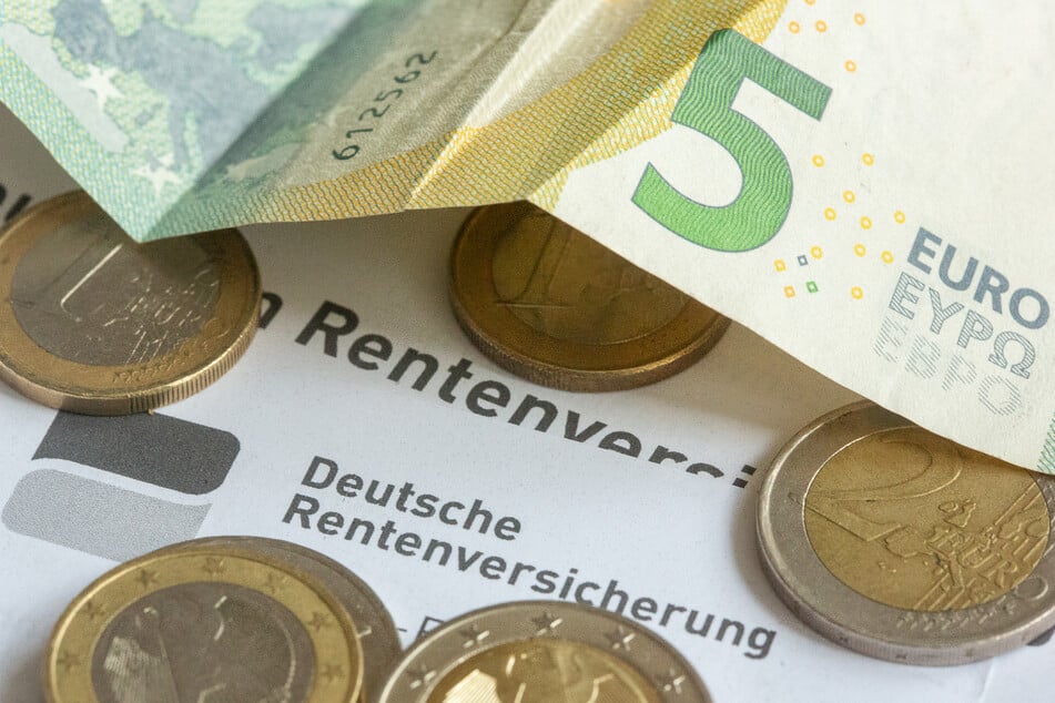 Die Deutsche Rentenversicherung (DRV) empfiehlt auf ihrer Webseite, sich auch mit privaten Investitionen auf das Alter vorzubereiten. (Symbolbild)