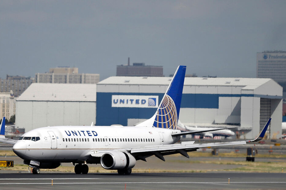 Ein Luftvogel der United-Airlines. Flug UA162 musste jedoch gestern stehenbleiben.