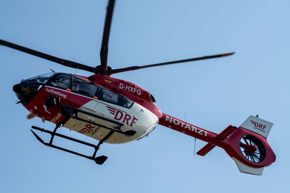 Ein Hubschrauber kam bei einem Unfall am Sonntag in Nordsachsen zum Einsatz. (Symbolbild)