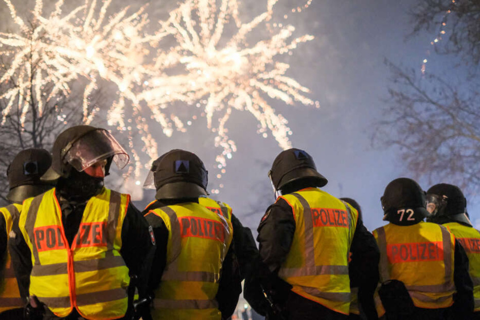 Die Polizei hat in den vergangenen Tagen immer wieder illegale Böller gefunden. (Symbolbild)