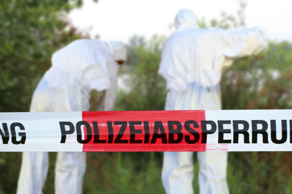 Spaziergänger haben eine Babyleiche entdeckt. (Symbolbild)