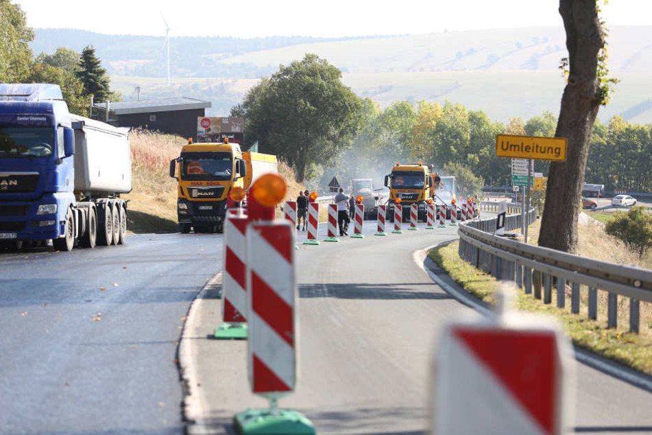 Die Bundesstraße B95 wird erneuert. Verkehrseinschränkungen aufgrund der Bauarbeiten in Oberwiesenthal dauern bis November.