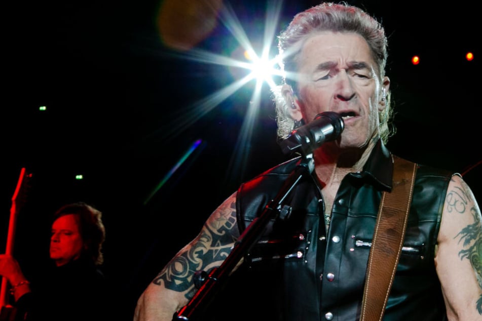 Kurz vor Beginn seiner Tour äußerte sich Peter Maffay zu den jüngsten rechtsradikalen Anschlägen.